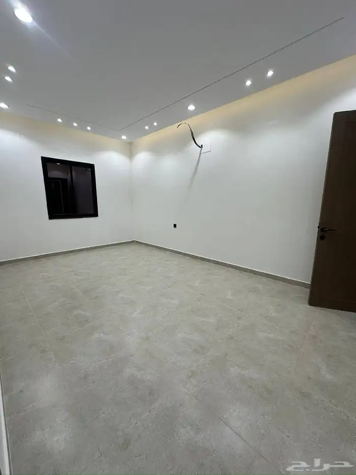 للبيع بحي الضيافه شقق علويه بسطح خاص ومصعد شغال تشطيب فندقي 6