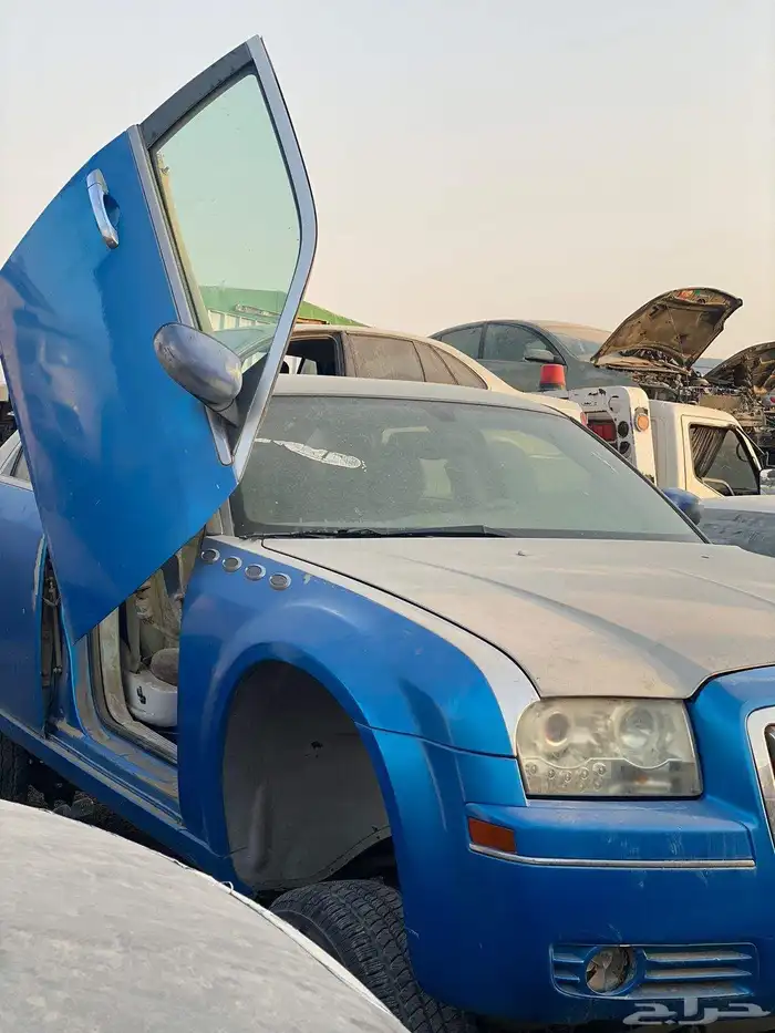 يتوفر لدينا قطع غيار دوج كاليزرالموديل 2006 قطع غيار فقط 2