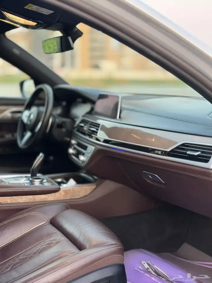بي ام دبليو 740Li 2020 28