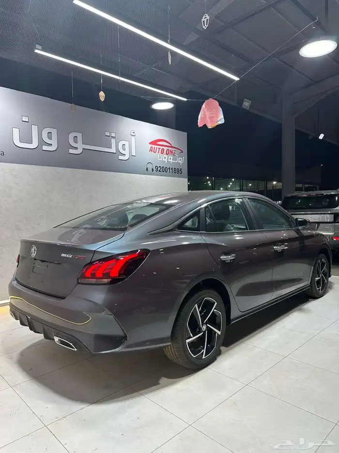 سياره MG GT كمفورت جير Dct بفتحه سقف موديل 2024 4