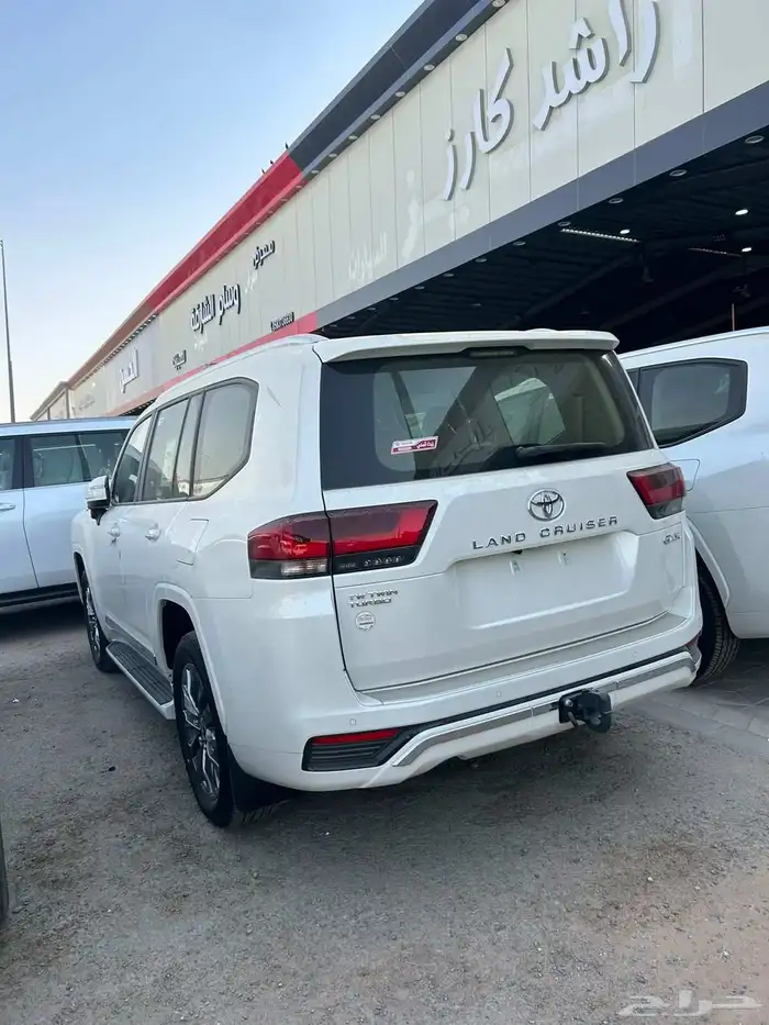 تويوتا لاندكروزر GXR L4 ديزل سعودي 2024 عداد 4 الف 2
