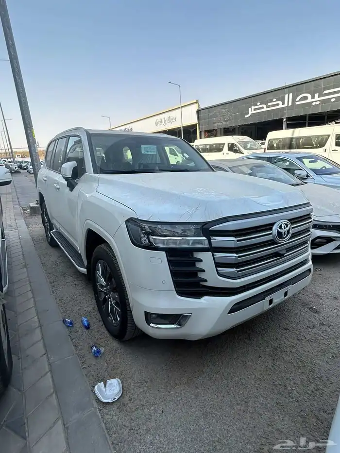 تويوتا لاندكروزر GXR L4 ديزل سعودي 2024 عداد 4 الف 0