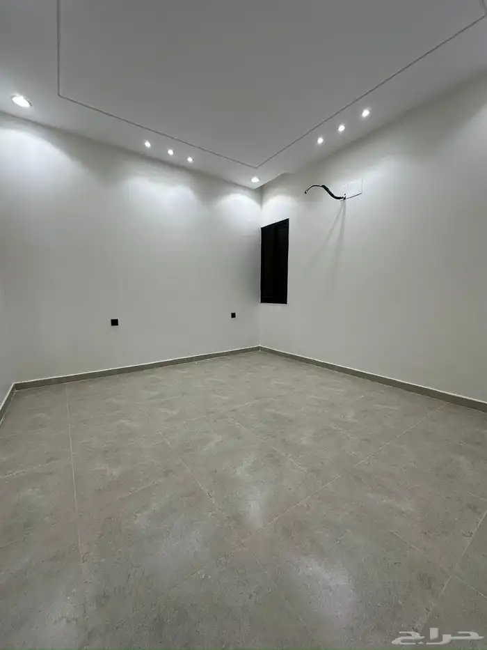 للبيع بحي الضيافه شقق علويه بسطح خاص ومصعد شغال تشطيب فندقي 19