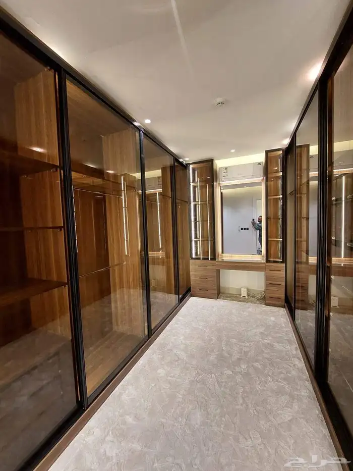 نجار أبواب فك وتركيب واثاث وتصليح وديكورات خشبيه 2