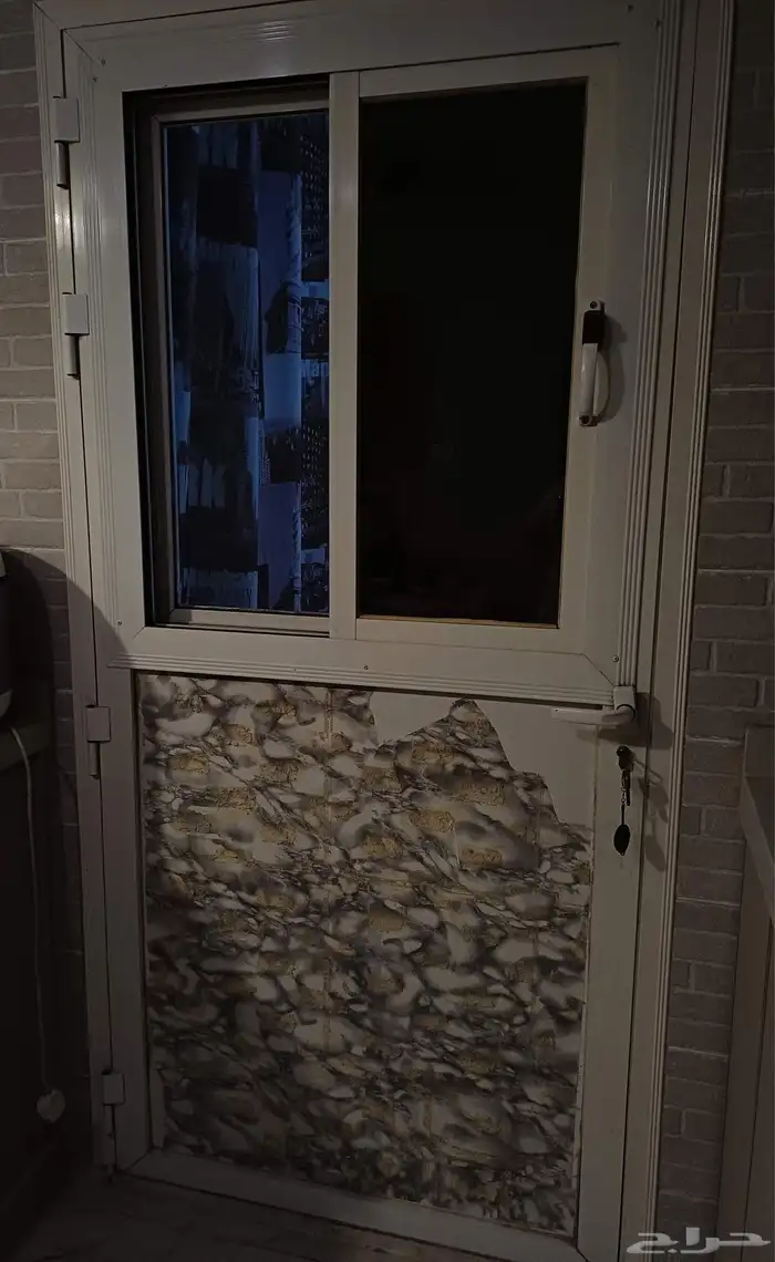 باب المنيوم مع شباك 0