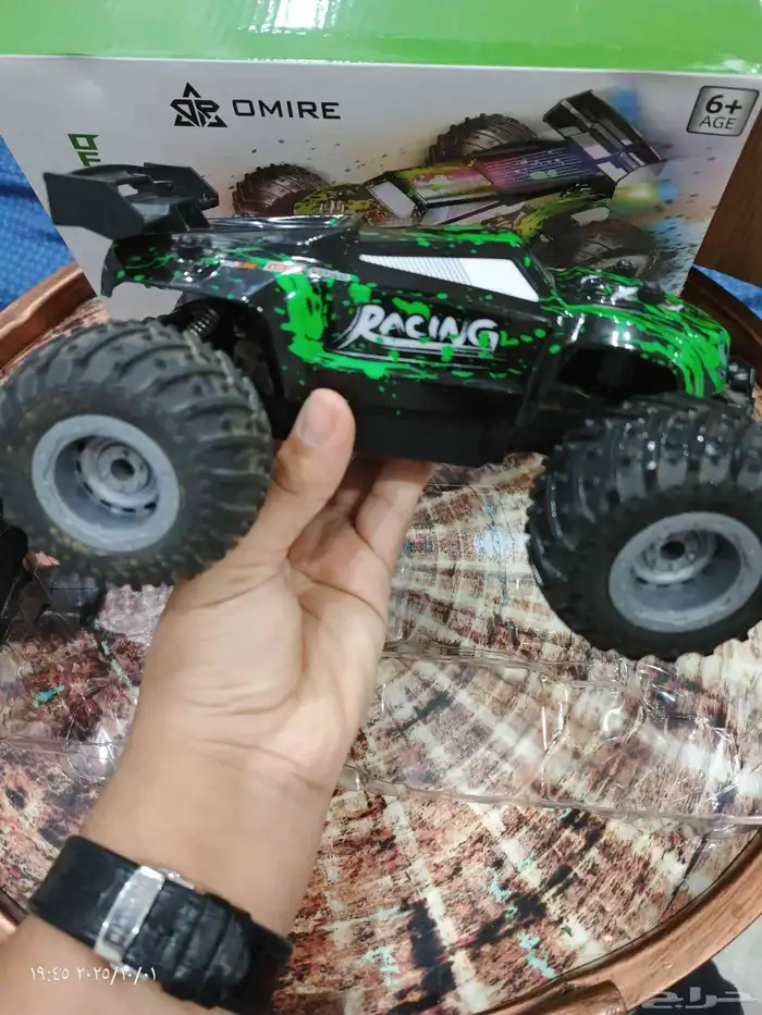 لعبة سيارات مع جميع ملحقاتها كما هو موضح بالصور استعمال يوم 2