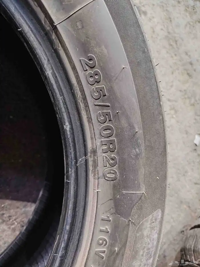 كفرات صيني شبه جديد مقاس 285 50 20 4