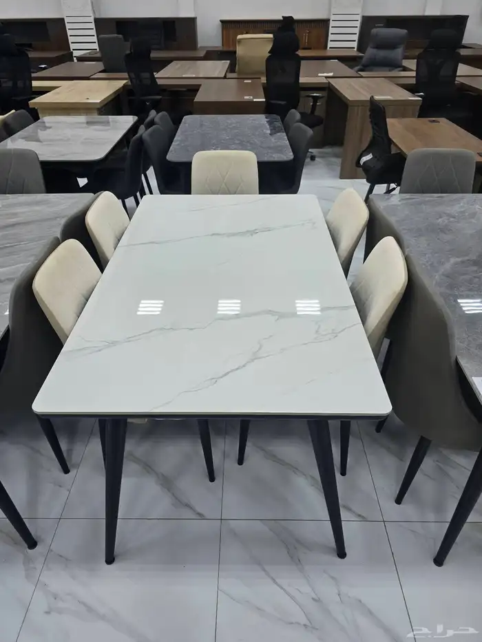 طاولات طعام ب أشكال متنوعه 18