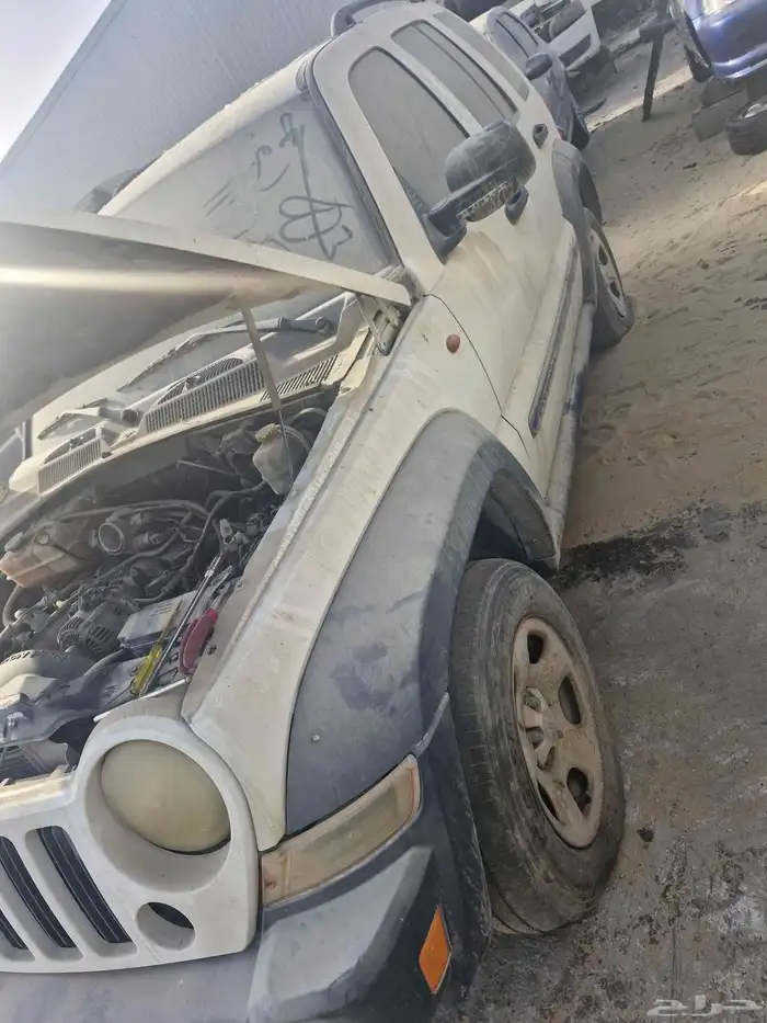 لبيرتي شيروكي 2007 قطع غيار فقط 4