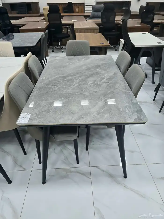 طاولات طعام ب أشكال متنوعه 17