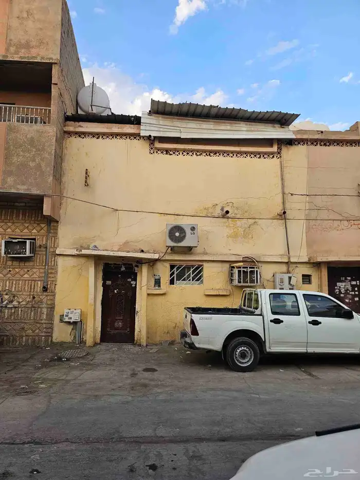 للبيع بيت شعبي في حي منفوحة 0
