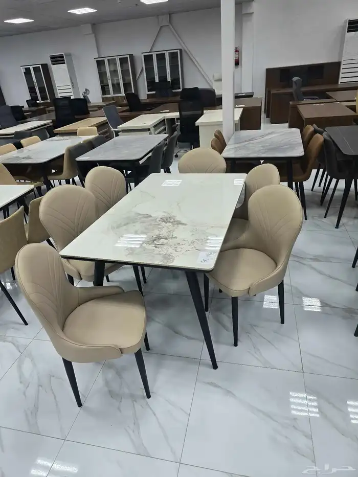 طاولات طعام ب أشكال متنوعه 0