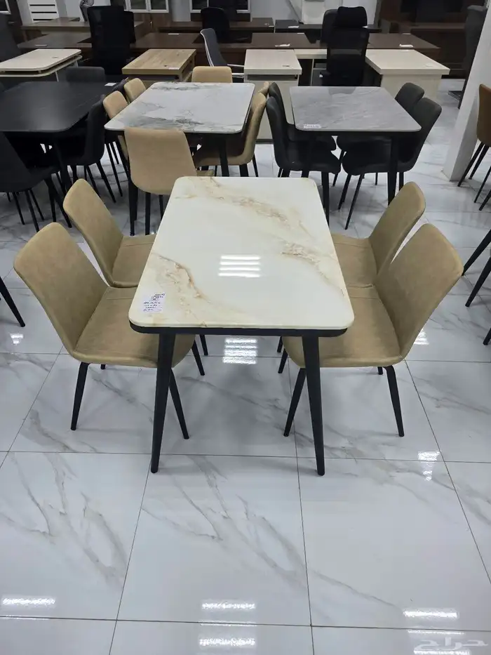 طاولات طعام ب أشكال متنوعه 12