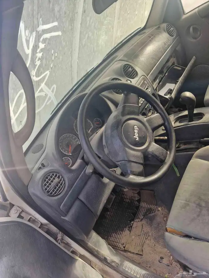 لبيرتي شيروكي 2007 قطع غيار فقط 2