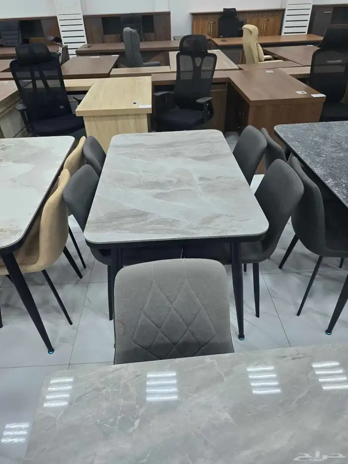 طاولات طعام ب أشكال متنوعه 3