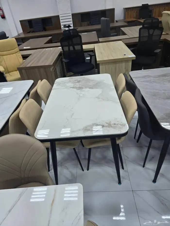 طاولات طعام ب أشكال متنوعه 6