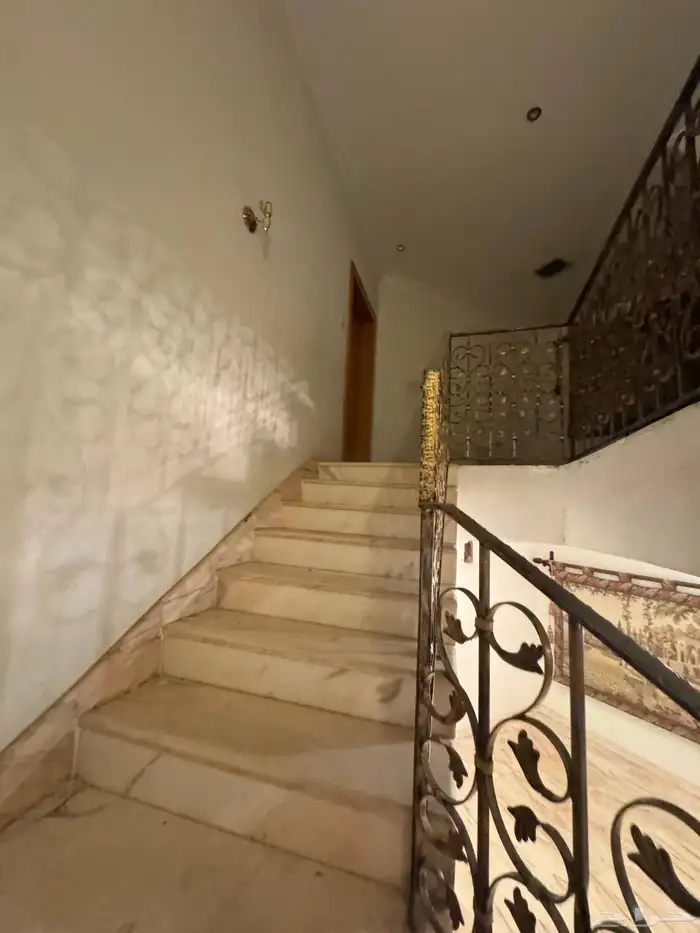 فيلا للإيجار بموقع فاخر 6