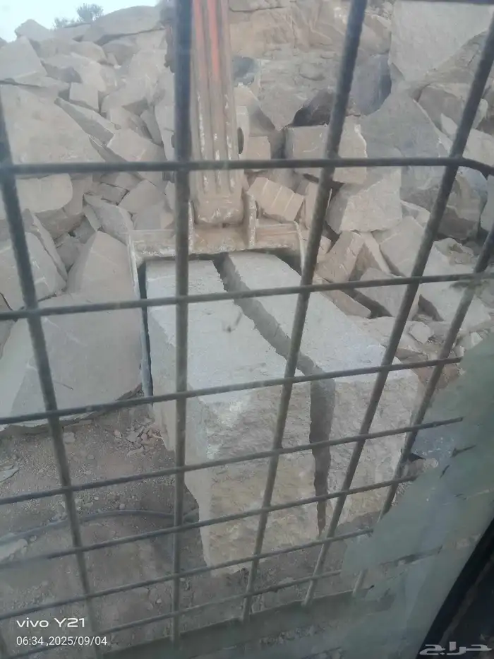 يوجدبكلين لبنيان الحجر وقص ارضي 0
