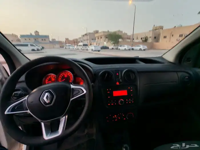 فان رينو دوكر 2020 بنزين بضاعه 6