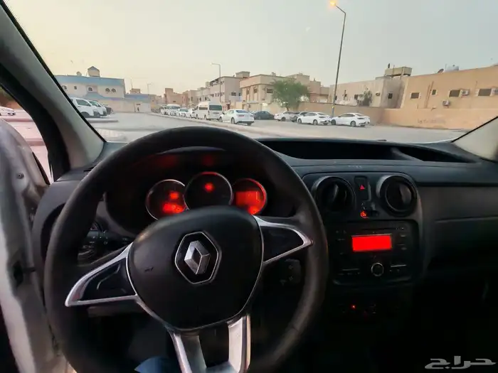 فان رينو دوكر 2020 بنزين بضاعه 4