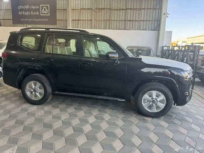تويوتا لاندكروزر GXR L2 بنزين 2025 سعودي 4