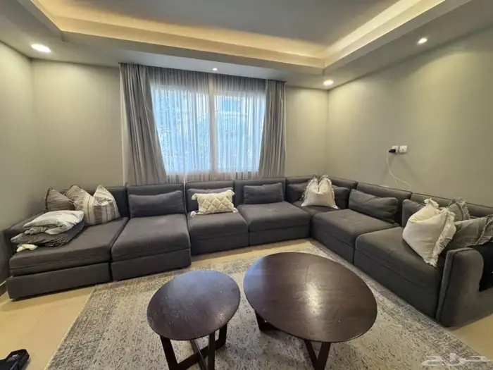 كنب بحاله ممتازة للبيع 0