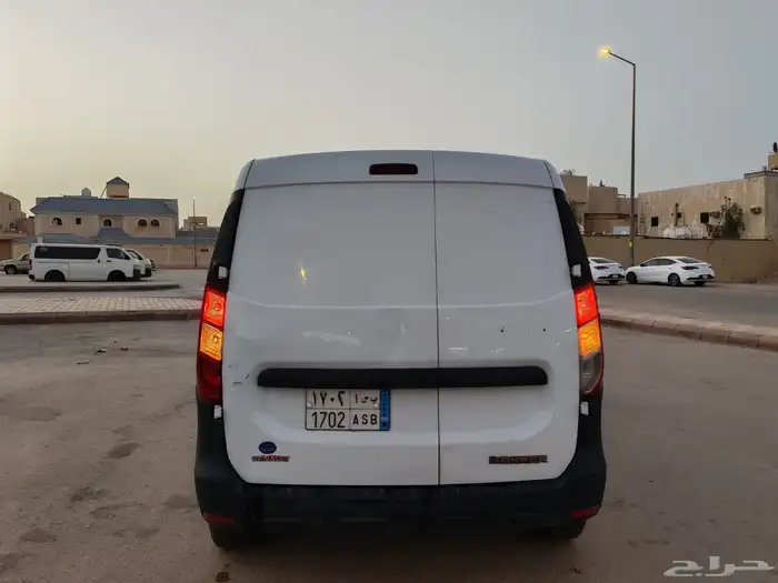 فان رينو دوكر 2020 بنزين بضاعه 2