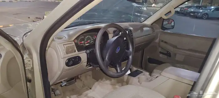 فورد اكسبلورر 2004 نظيف 7