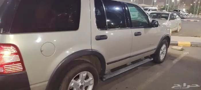فورد اكسبلورر 2004 نظيف 3