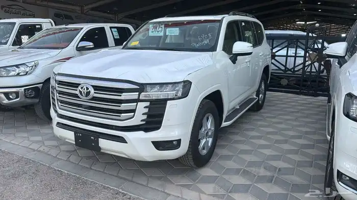 تويوتا لاندكروزر GXR L2 بنزين 2025 سعودي 10