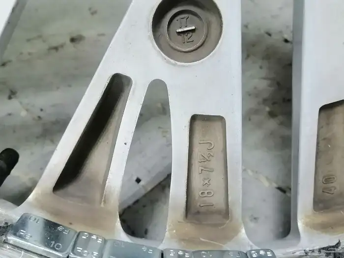 جنوط لكزس es350 أصلي وكاله مقاس 18 7