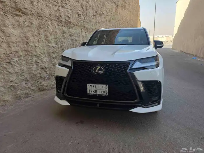 لكزس LX 600 3