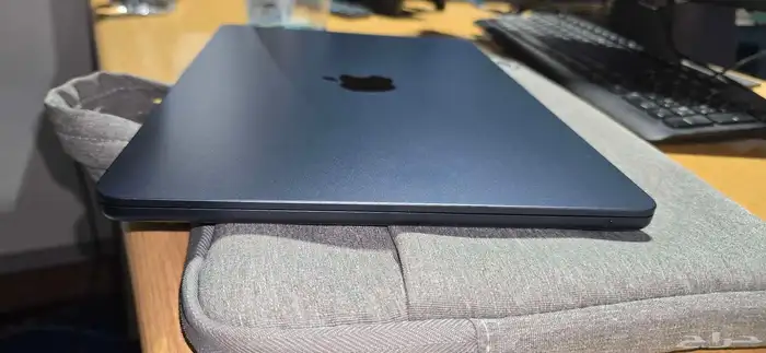 Apple air M2 جديد 4
