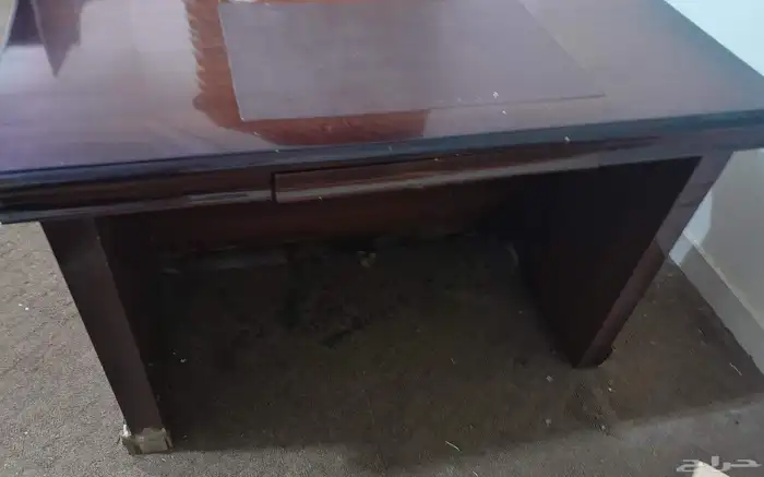 طاولة مكتب للبيع 250 قابل للتفاوض 2