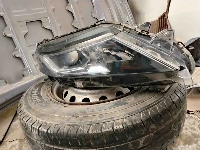 شمعه يمين مستبوشي L200 1