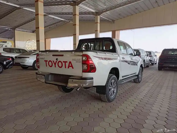 هايلوكس غمارتين S-GLX 4 4 اوتوماتيك بنزين 2025 5