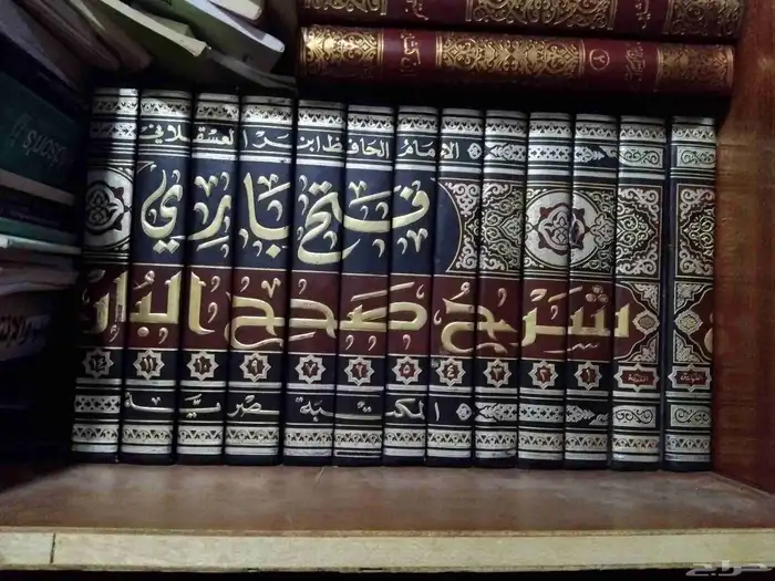 كتب دينيه ومتنوعه للبيع بالجمله من 5 او المجلدات من 10 0