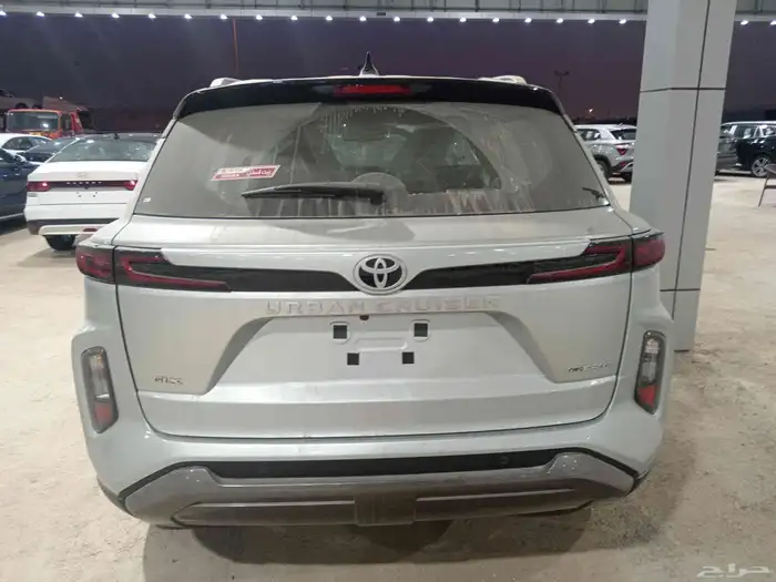 تويَوتا اوربان كروزر فل كامل موديل 2026 3