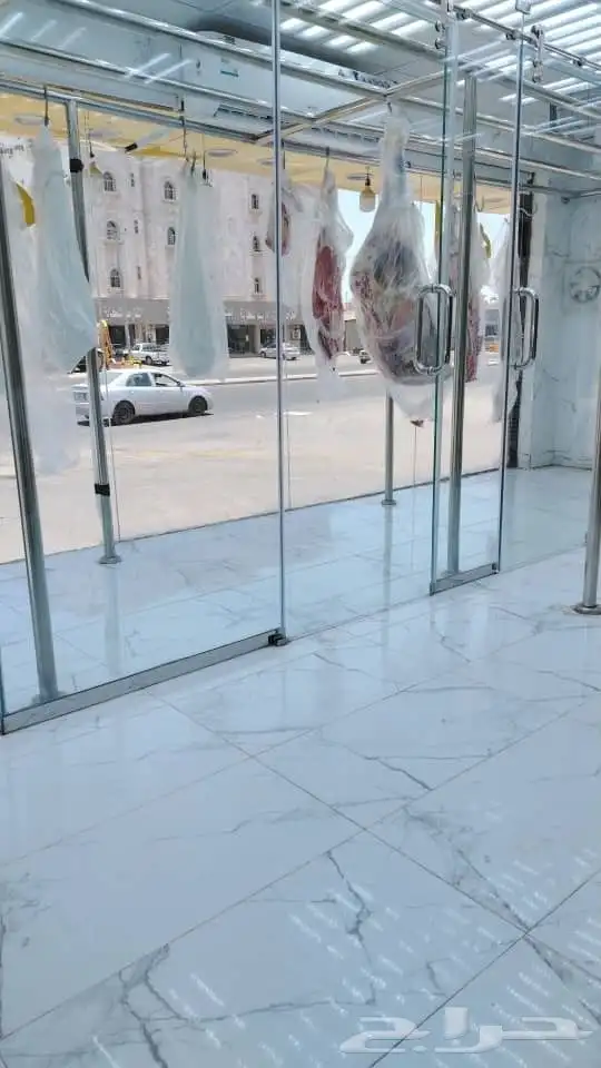 أنا جزار خبرة في مجال الملاحم أي ملحمه خبره 4 سنوات متمكن 5