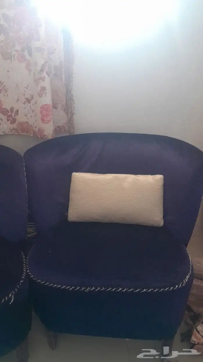 كنبتين صغار ضغط قوي وثلاث طاولات قزاز 1