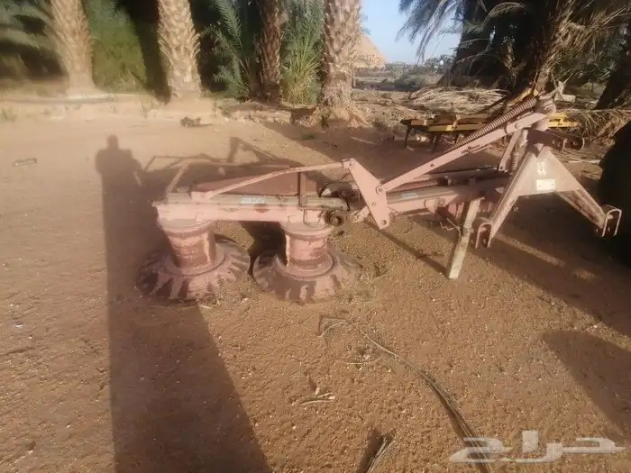 حراثة جنديردبل متعطل فيها طرنبه الهايدرولك الداخليةمع كلحقات 1