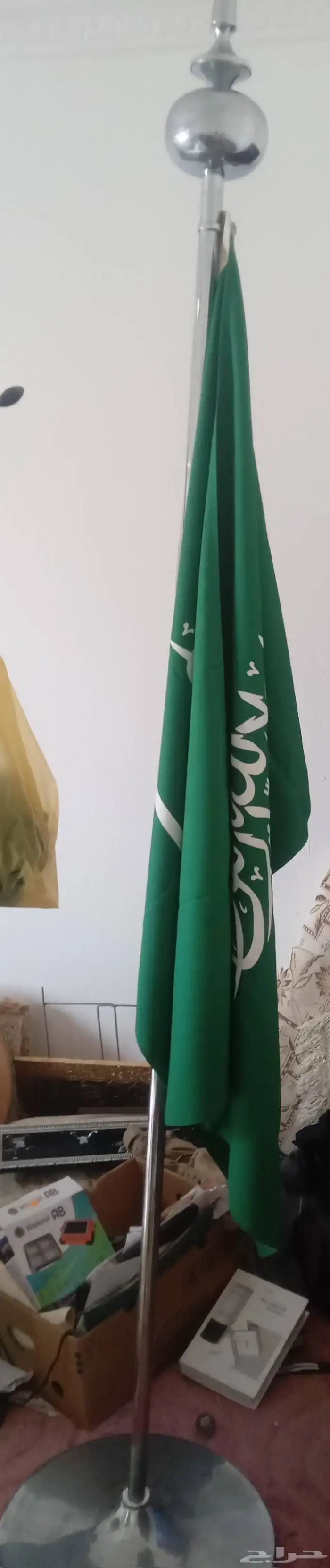 بمحافظه الوجه علم سارية مع فخم...جدبد 0
