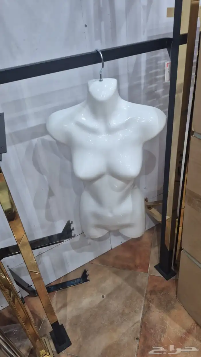 علاقات ملابس بجميع انواعها أكياس فساتين طويل وقصير 1