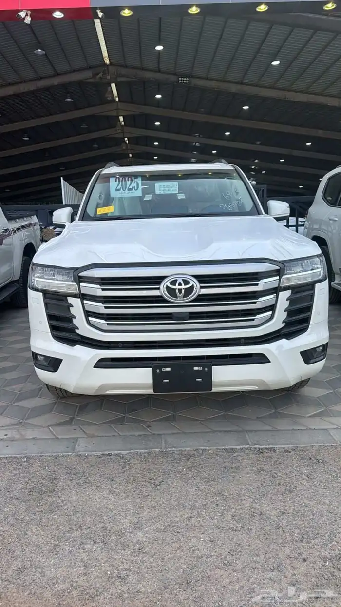 تويوتا لاندكروزر GXR L2 بنزين 2025 سعودي 13