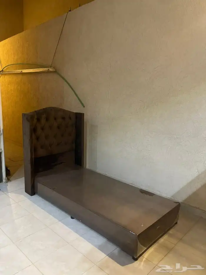 سرير للبيع مستعجل 0