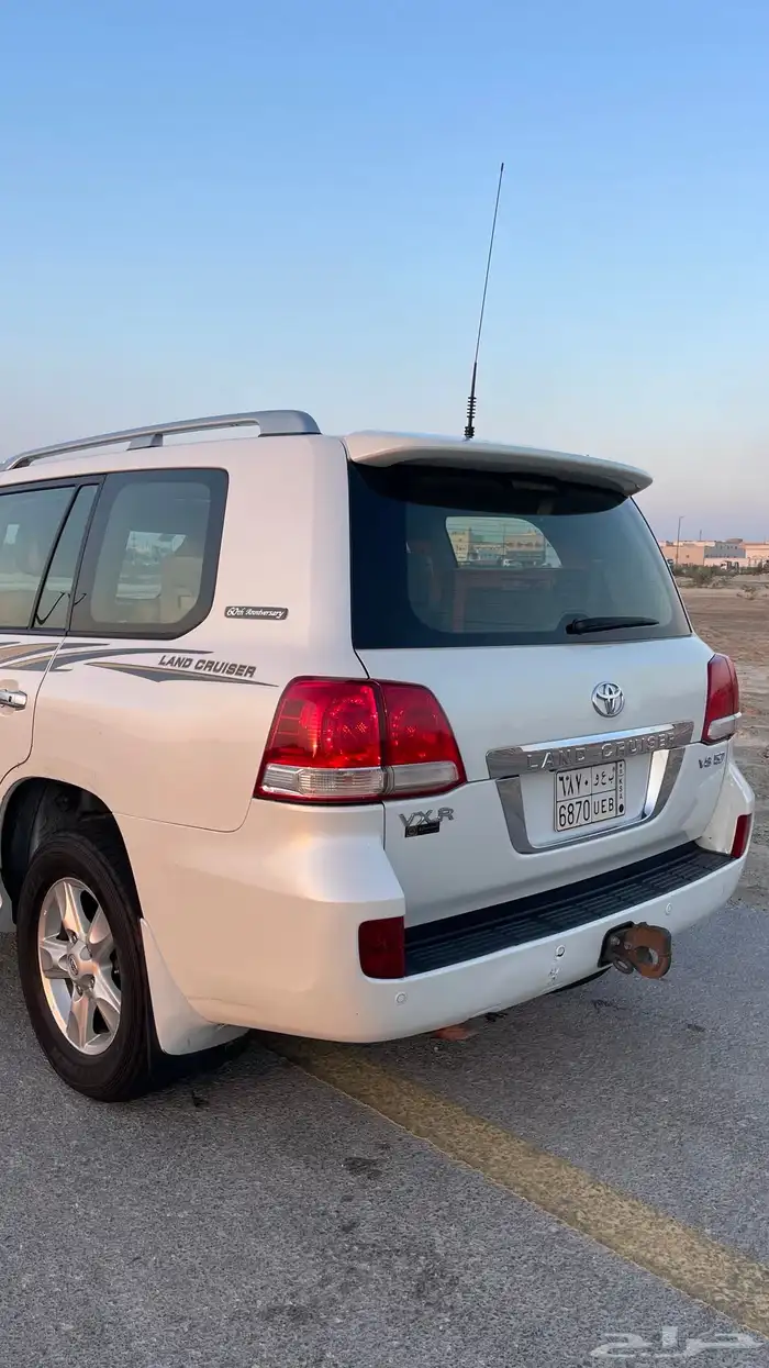 للبيع لانكروزر VXR 2011 ( 5.7 ) 3