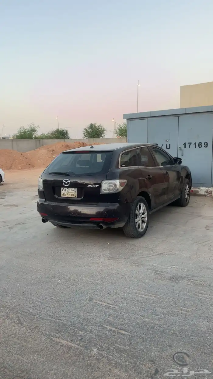 السياره مخبطه على كلام المهندس وتحتاج توضيب والبيع بحالتها 1