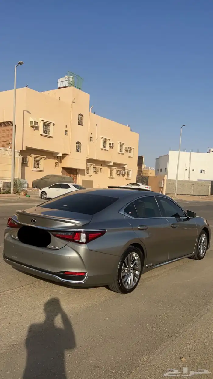 للبيع لكزس 2022 وكالة هايبرد 300 4