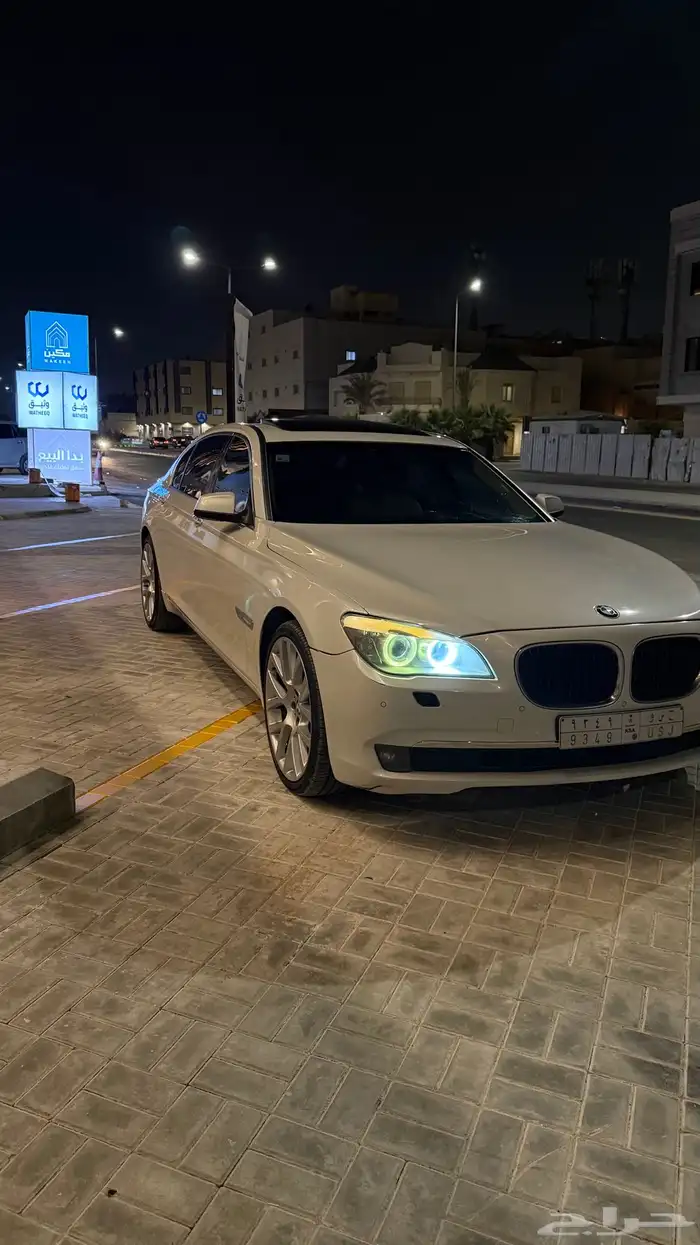 BMW730 2010 4