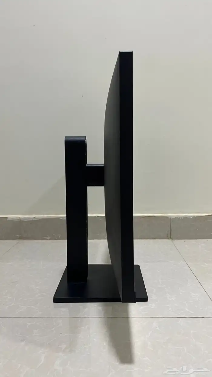 شاشة للبيع استخدام 6 شهور فقط 0